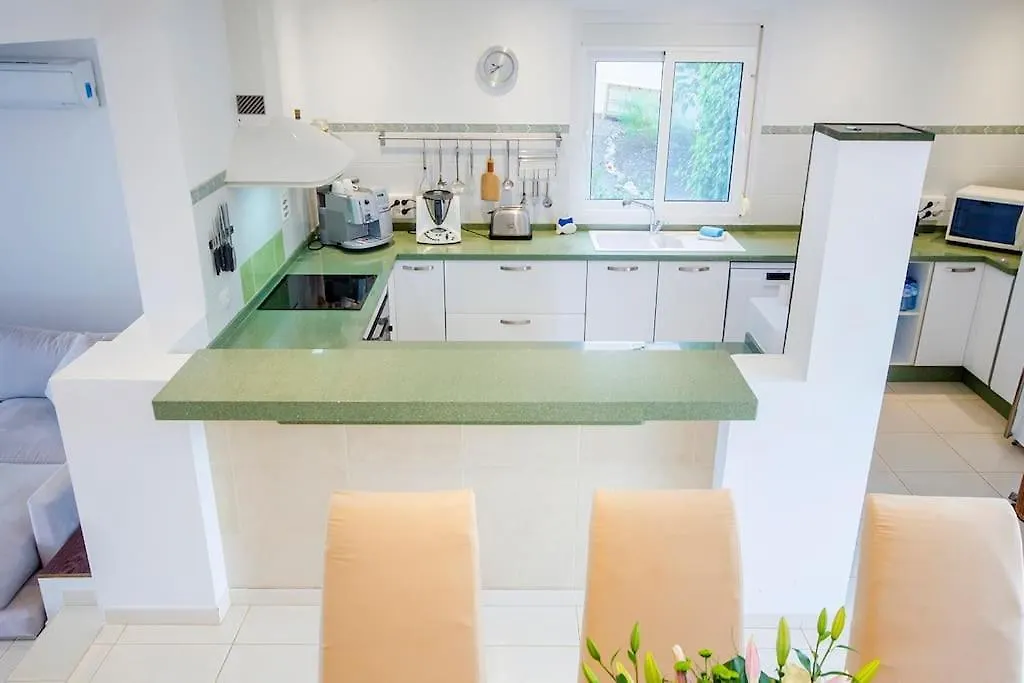 Luxe Villa With Private Pool, Jacuzzi And Spectacular Views 阿德耶