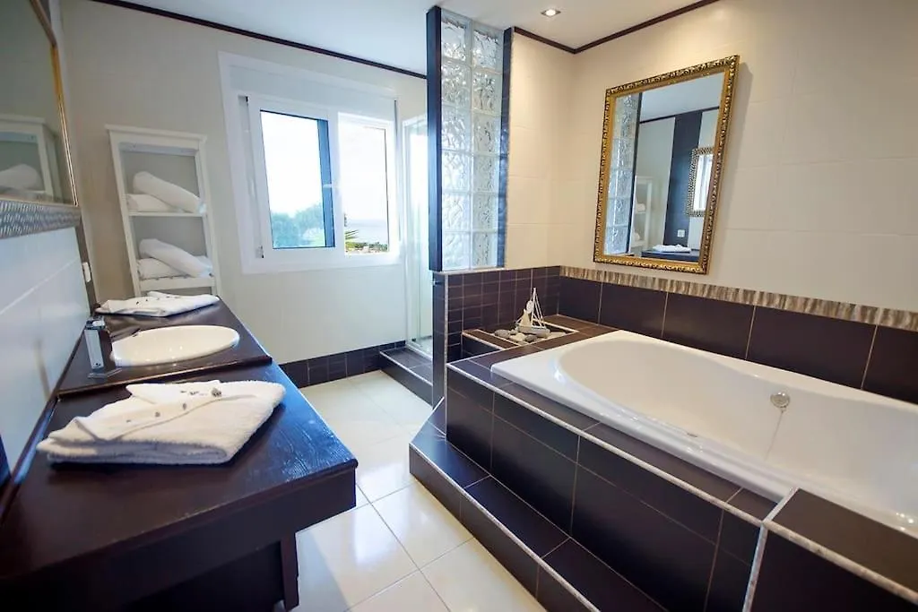 Luxe Villa With Private Pool, Jacuzzi And Spectacular Views 阿德耶